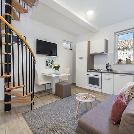 Studio Apartment Finta Rogotin Zewnętrze zdjęcie